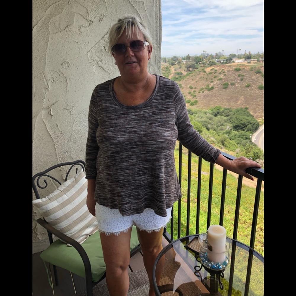 Meet your Posher, Dayna - Picture 2 of 3